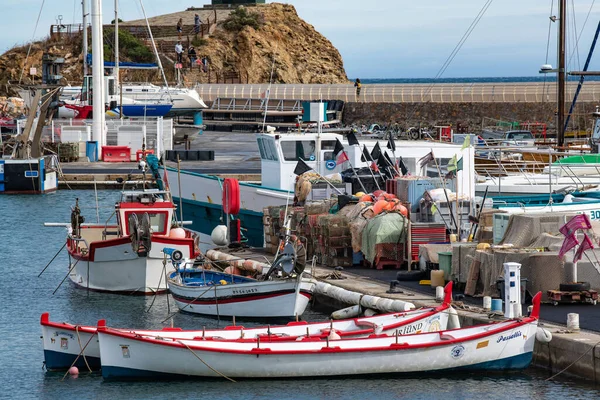 Blick vom Strand der Mittelmeerstadt Banyuls sur Mer, Departement Pyrenäen Orientales, Südfrankreich — Stockfoto