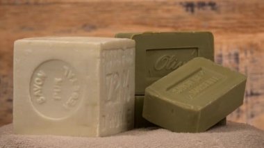 Eski telefonu gri arkaplandaki yeni telefona ayarla