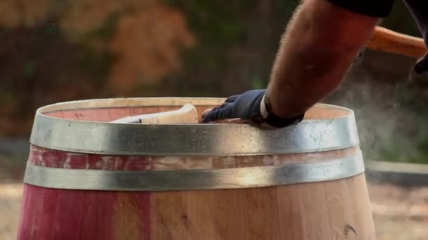 Cooper Making Barrel, closing of the top of the barrel — Stock Video