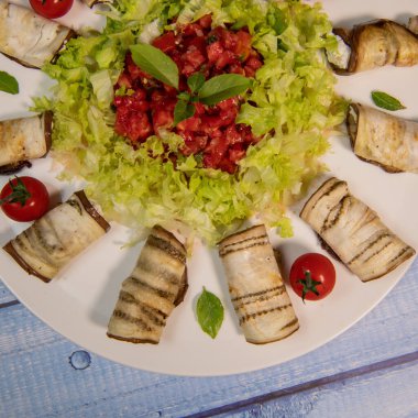 RICOTTA ÇİRİ VE VINAIGRETTE 'Nİ SÜRÜLTÜ Gri AVETİN RESİFİ. Yüksek kalite fotoğraf