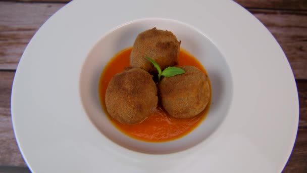 Spaghetti Pasta Meatballs Tomato Sauce Turntable High Quality Video — Vídeo de stock