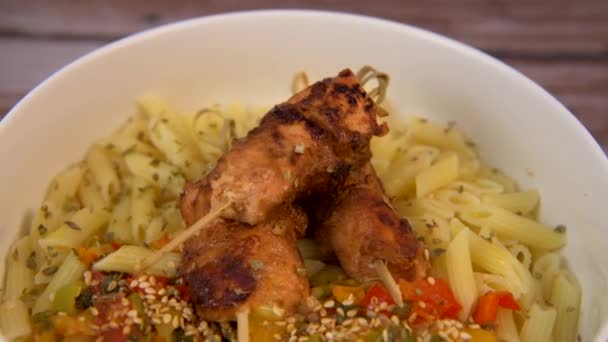 Recipe Chicken Shish Taouk Brochettes Pasta Vegetables High Quality Video — Αρχείο Βίντεο