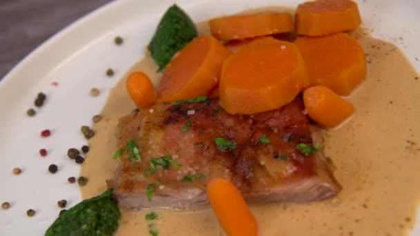 Recipe Baked Lamb Shoulder Watercress Mashed Sweet Potato Carrot Pepper — Stock video