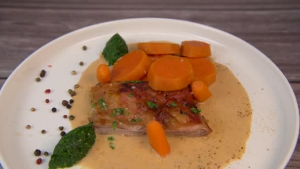 Recipe Baked Lamb Shoulder Watercress Mashed Sweet Potato Carrot Pepper — стоковое видео