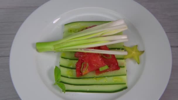 Ricetta Insalata Cetrioli Pomodoro Cebette Fichi Carambole Foto Alta Qualità — Video Stock