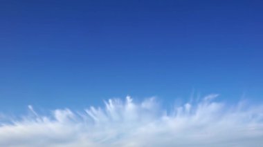 Bulutlar tam çözünürlükte