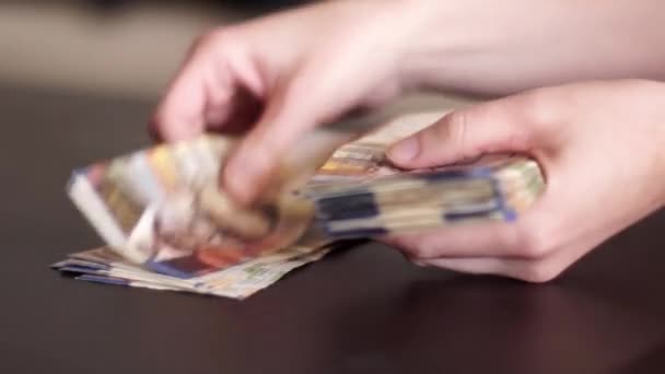 Counting Israeli money — Stock Video