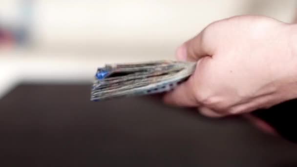 Compter l'argent israélien 