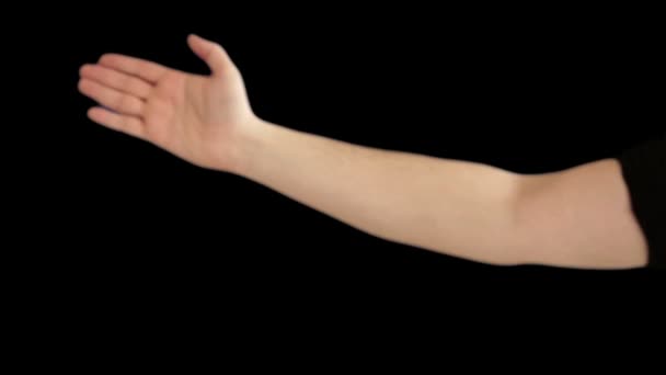Main masculine nettoyer l'écran 