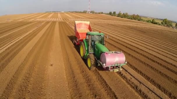 Vista di volo del trattore — Video Stock