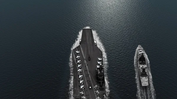 航母与战列舰穿越海面的航空母舰与战列舰在海洋中的高空视野 — 图库照片