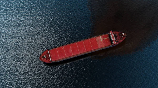 Oil Spills Out Tanker Ship Sea Aerial Viewdrone View Tanker — Stock Photo, Image