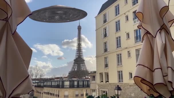 Alien Raumschiffe Untertasse Ufo Scheiben Fliegen Über Eiffelturm Francereal Video — Stockvideo