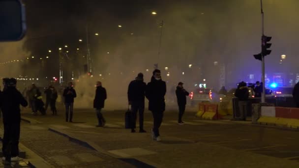 Gele Vesten Demonstranten Straten Van Parijs Nachtschot Van Demonstratie Gele — Stockvideo