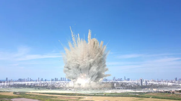 3D渲染 大规模战术核爆炸通过城市航景无人机俯瞰特拉维夫市上空的原子弹爆炸 3D说明 图库图片
