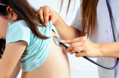 Doktor muayene çocuk