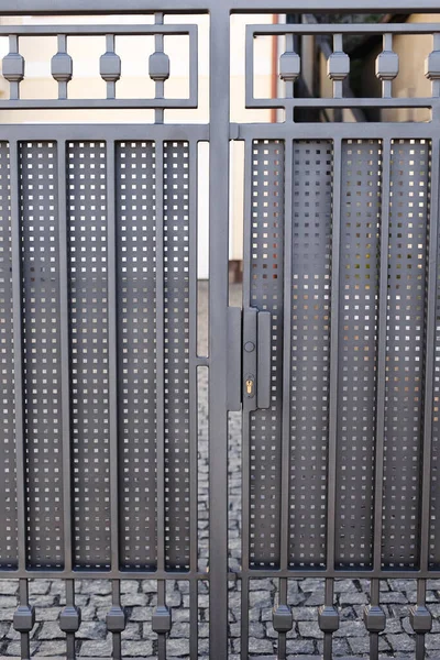 Modern Anthracite Panel Fence Visible Sliding Gate Garage View Garden — Stockfoto