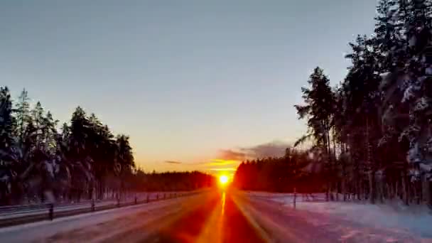 Uma Unidade Estrada Coberta Neve Time Lapse Céu Claro Horizonte — Vídeo de Stock