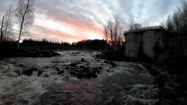 Hydroelektrische Dam Met Stromend Water Sprookjeswaterval Bij Zonsondergang Prachtige Zoetwater — Stockvideo