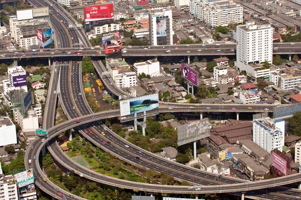 Vägkorsning i bangkok. Stockfoto