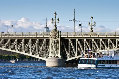 nehirden st. petersburg mimarisini görmek.