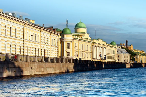 nehirden st. petersburg mimarisini görmek.