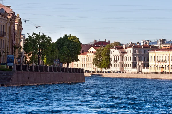 nehirden st. petersburg mimarisini görmek.