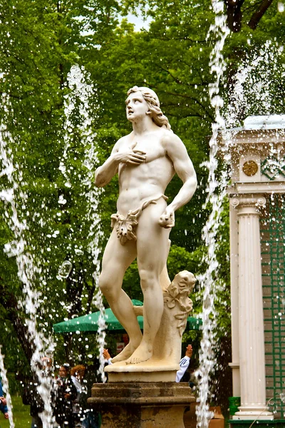 Escultura de Peterhof . — Foto de Stock