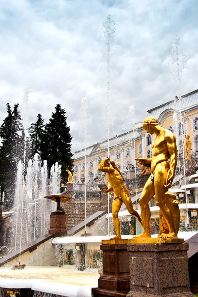 Fuentes de cascada, Peterhof . — Foto de Stock