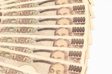 10.000 yen, beyaz arkaplanda izole edilmiş..