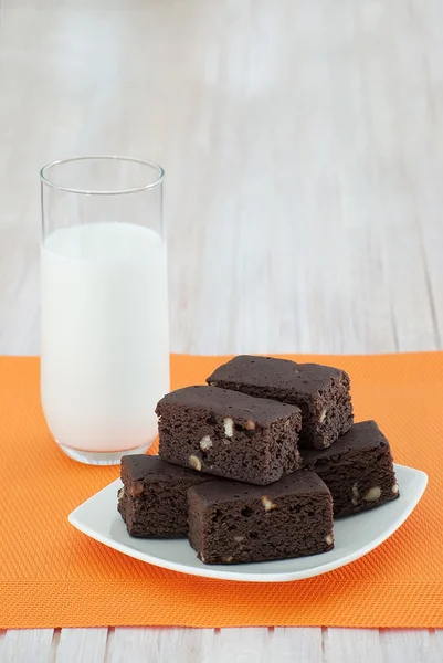 Μπισκότα σοκολάτας και γάλα — Φωτογραφία Αρχείου