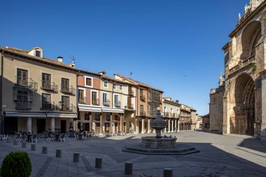 Burgo de Osma Katedrali ve Meydanı, Soria ili, İspanya.