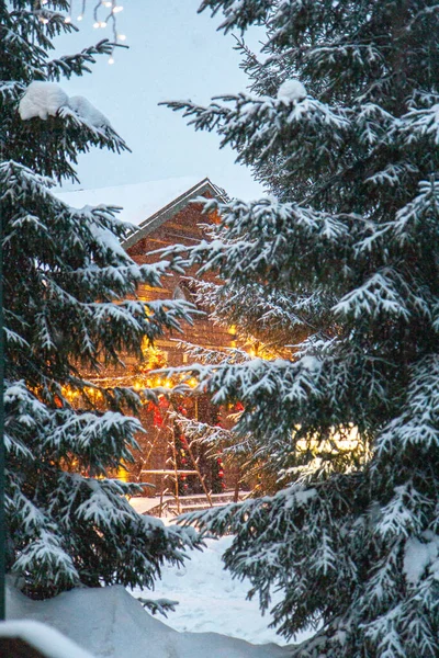 Casa Quente Aconchegante Floresta Inverno Decoração Casa Ano Novo — Fotografia de Stock