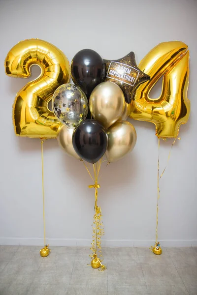 Een Set Ballonnen Met Gouden Cijfers Inscriptie Ballon Gelukkige Verjaardag — Stockfoto