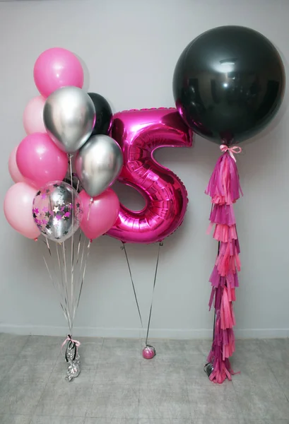 Σύνολο Ροζ Μπαλόνια Για Διακόσμηση Γενεθλίων Μπαλόνια Ηλίου Μεγάλο Αερόστατο — Φωτογραφία Αρχείου