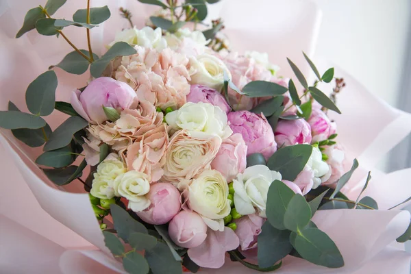 Muhteşem pembe şakayık buketi