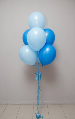 Bir erkek için mavi balon seti