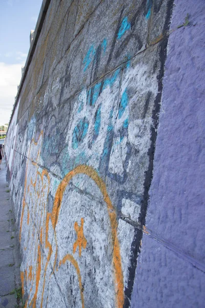 Concrete Wall Colorful Graffiti — Stock Photo, Image