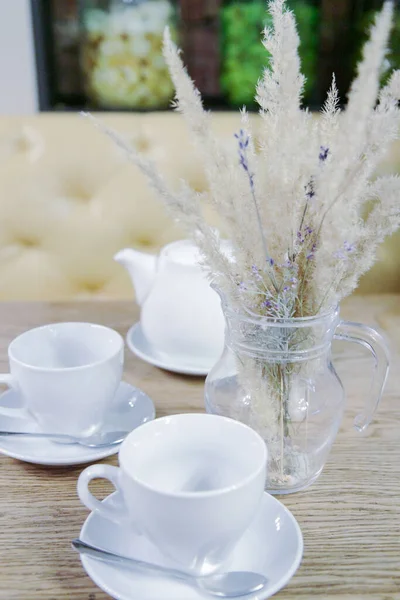 Чашки Белого Чая Столе — стоковое фото
