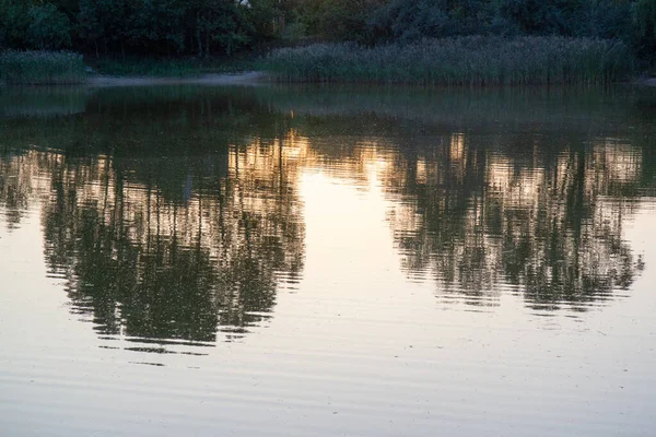 Hermoso Paisaje Con Lago Fondo — Foto de Stock