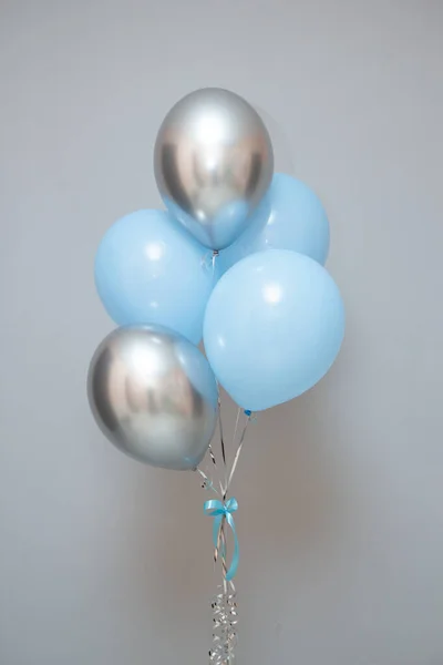 Kék Ezüst Születésnapi Lufik Ünnepi Dekoráció Hélium Lufikkal — Stock Fotó