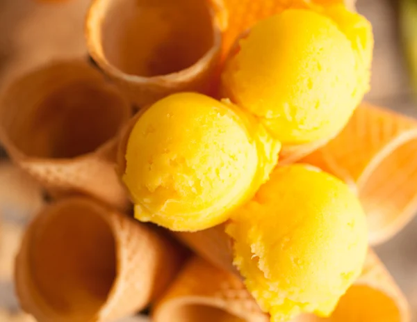 Lemon Ice-Cream — Stock Photo, Image