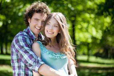 gülümseyen iki yaz sonra