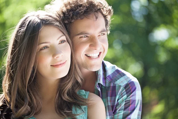 Pareja enamorada al aire libre —  Fotos de Stock