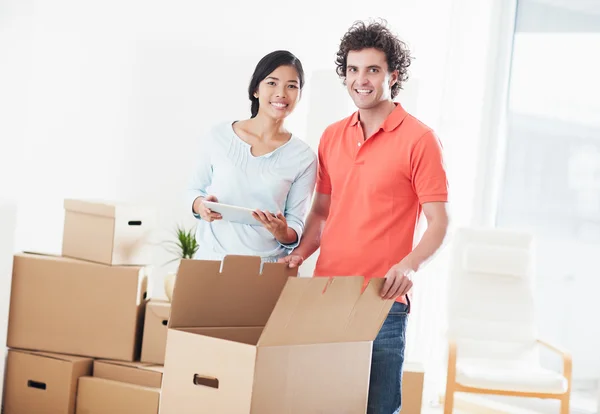 Couple Moving In — Stock Photo, Image