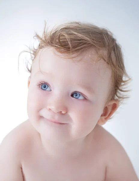 Niedlicher kleiner Junge — Stockfoto