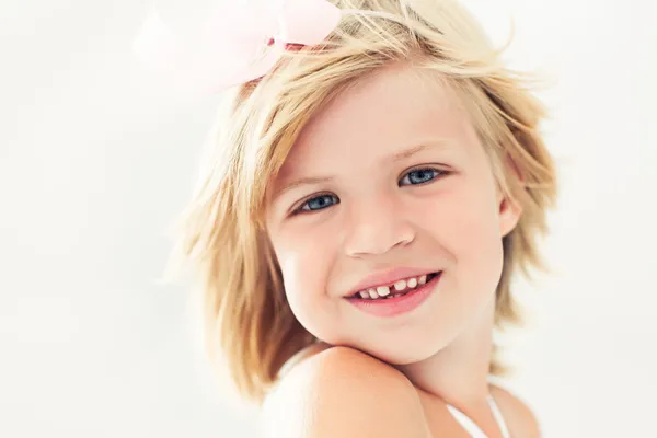 Cute Smiling Girl — Stock Photo, Image