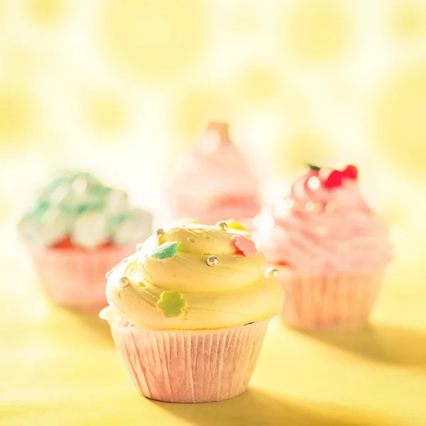 Cupcakes coloridos — Fotografia de Stock