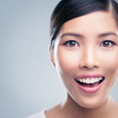 sürpriz Asyalı kadın