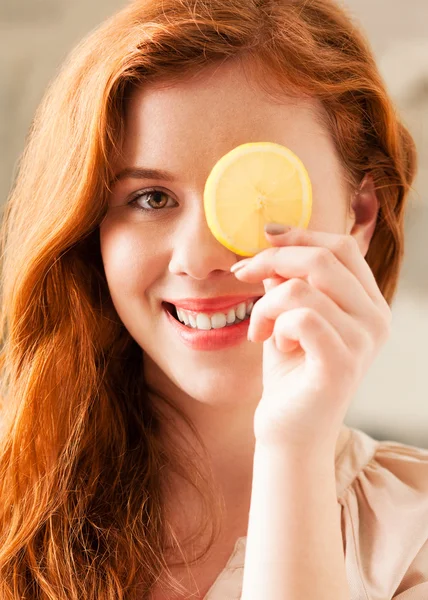 Lemon Beauty Treatment — Stock Photo, Image